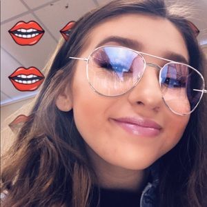 Meet your Posher, Jordyn